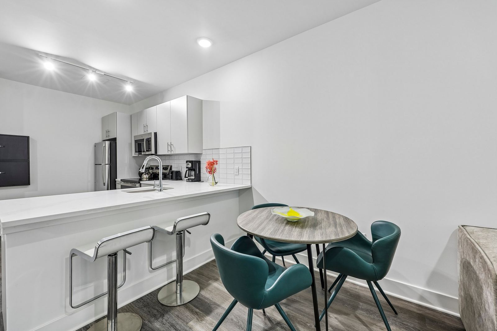 Meridia Pompton Lakes apartment dining area open to living room